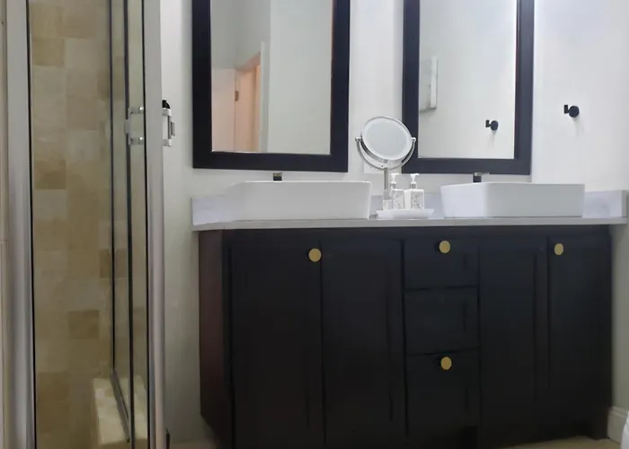 Ivy's Luxury Townhouse - 1 Bdrm Montego Bay