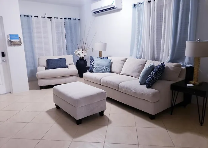 Ivy's Luxury Townhouse - 1 Bdrm