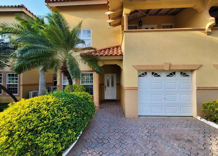 Ivy's Luxury Townhouse - 1 Bdrm Montego Bay